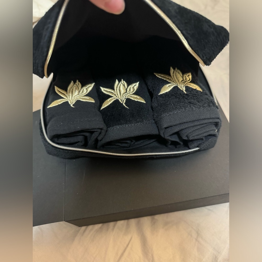 Chanel sublimage gift with purchase black gold face towel set